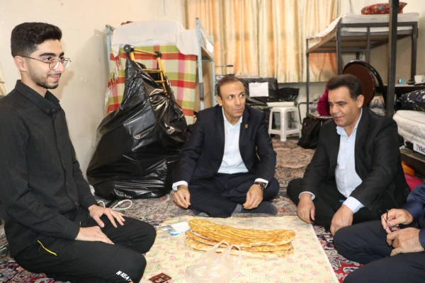 نشست صمیمی رئیس دانشگاه فرهنگیان آذربایجان شرقی با دانشجویان خوابگاهی  پردیس علامه امینی تبریز 10