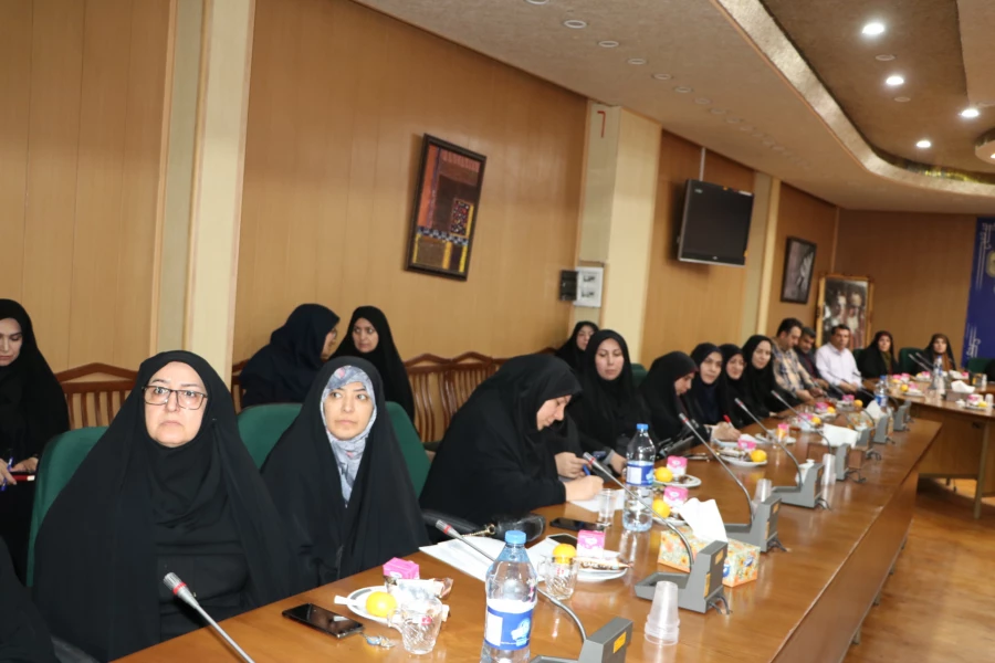 برگزاری جلسه تخصصی کارگروه پیشگیری از آسیب های اجتماعی  اساتید و کارکنان دانشگاه فرهنگیان استان آذربایجان شرقی  9