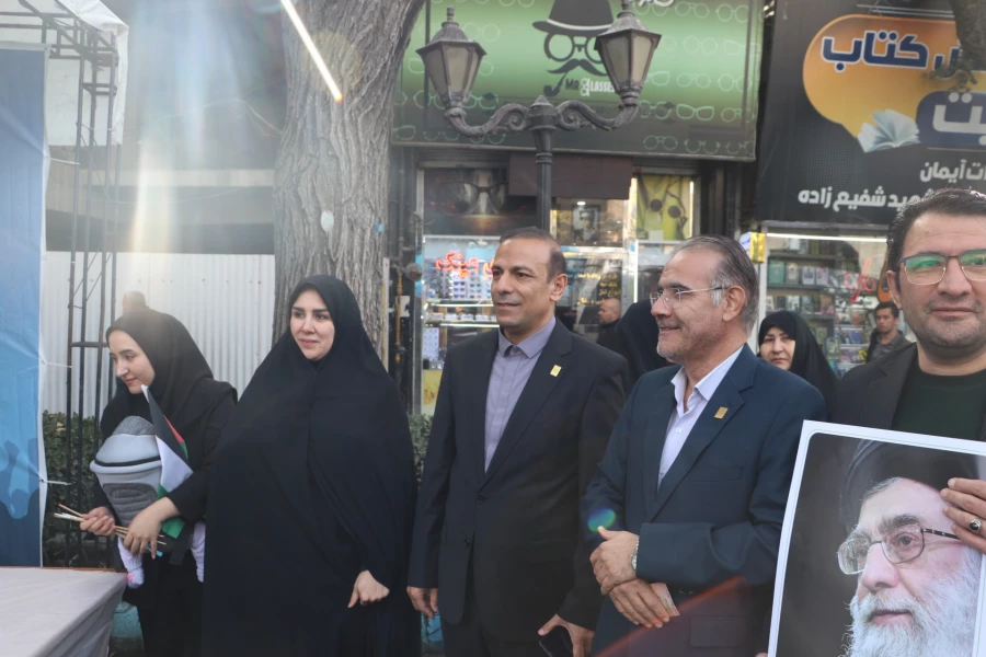 حضور پرشور خانواده بزرگ دانشگاه فرهنگیان در راهپیمایی ۱۳ آبان روز ملی مبارزه با استکبار جهانی  4