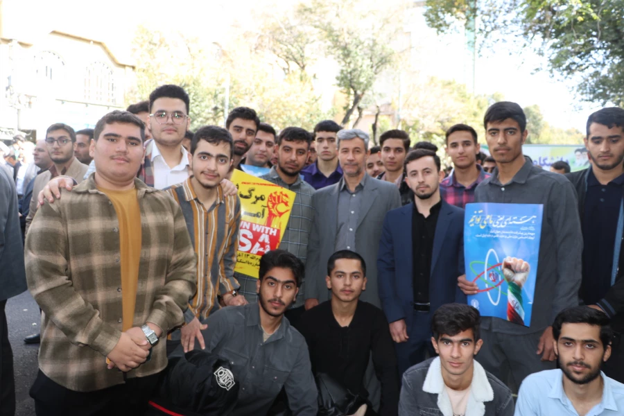 حضور پرشور خانواده بزرگ دانشگاه فرهنگیان در راهپیمایی ۱۳ آبان روز ملی مبارزه با استکبار جهانی  8