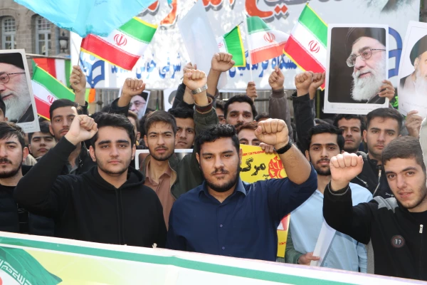 حضور پرشور خانواده بزرگ دانشگاه فرهنگیان در راهپیمایی ۱۳ آبان روز ملی مبارزه با استکبار جهانی  11