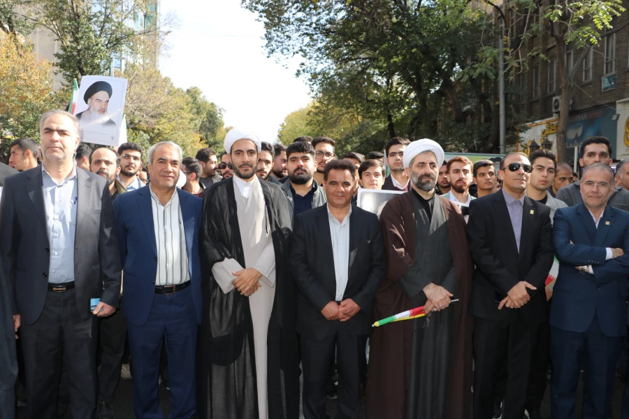 حضور پرشور خانواده بزرگ دانشگاه فرهنگیان در راهپیمایی ۱۳ آبان روز ملی مبارزه با استکبار جهانی  15