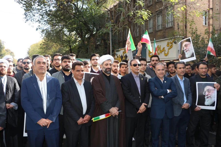 حضور پرشور خانواده بزرگ دانشگاه فرهنگیان در راهپیمایی ۱۳ آبان روز ملی مبارزه با استکبار جهانی  21