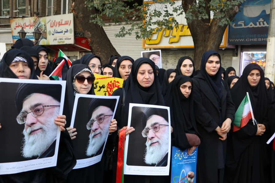 حضور پرشور خانواده بزرگ دانشگاه فرهنگیان در راهپیمایی ۱۳ آبان روز ملی مبارزه با استکبار جهانی  32