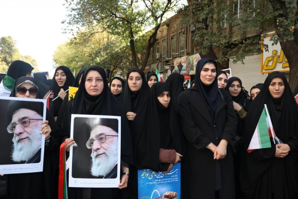 حضور پرشور خانواده بزرگ دانشگاه فرهنگیان در راهپیمایی ۱۳ آبان روز ملی مبارزه با استکبار جهانی  35