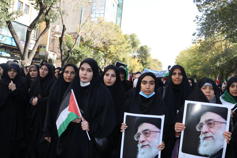 حضور پرشور خانواده بزرگ دانشگاه فرهنگیان در راهپیمایی ۱۳ آبان روز ملی مبارزه با استکبار جهانی  36