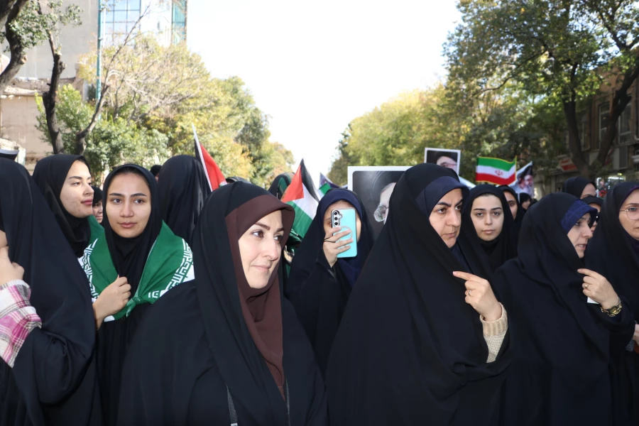 حضور پرشور خانواده بزرگ دانشگاه فرهنگیان در راهپیمایی ۱۳ آبان روز ملی مبارزه با استکبار جهانی  40