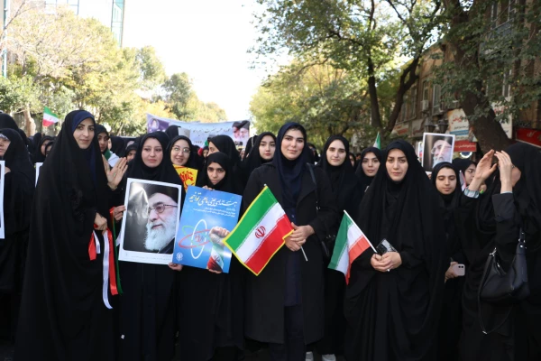 حضور پرشور خانواده بزرگ دانشگاه فرهنگیان در راهپیمایی ۱۳ آبان روز ملی مبارزه با استکبار جهانی  41