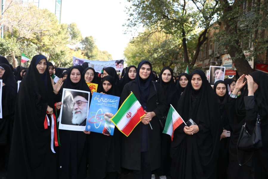 حضور پرشور خانواده بزرگ دانشگاه فرهنگیان در راهپیمایی ۱۳ آبان روز ملی مبارزه با استکبار جهانی  41