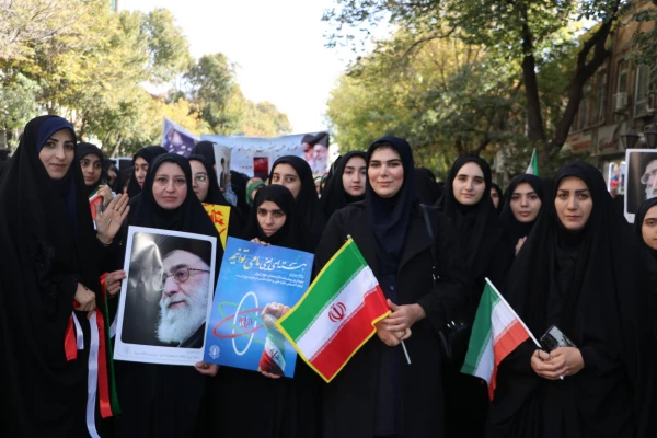 حضور پرشور خانواده بزرگ دانشگاه فرهنگیان در راهپیمایی ۱۳ آبان روز ملی مبارزه با استکبار جهانی  42