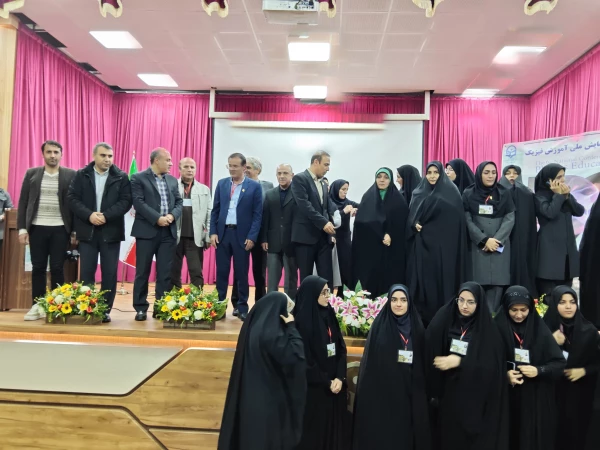 ششمین همایش ملی فیزیک در تبریز، نمایش توان علمی دانشجومعلمان فرهنگیان
 33