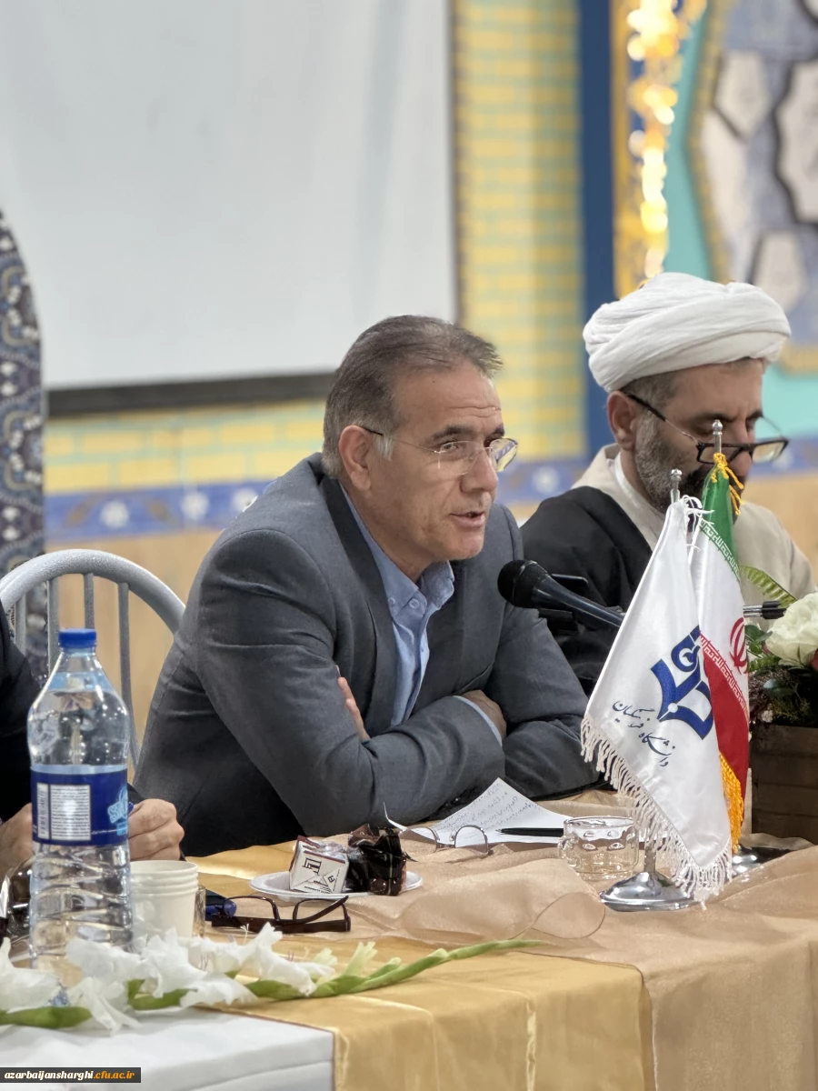 نشست هم اندیشی دانشجو معلمان به مناسبت روز دانشجو با مسئولین دانشگاه فرهنگیان استان  11