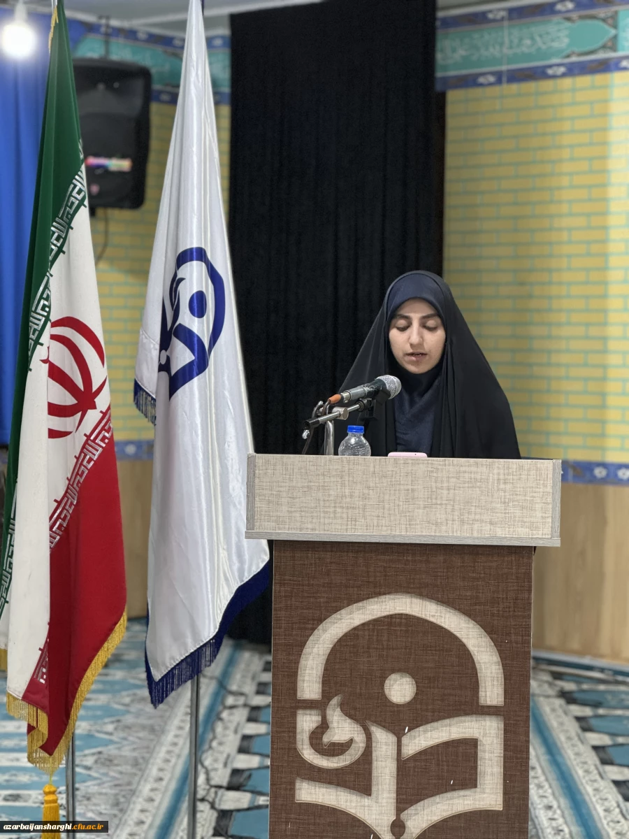 نشست هم اندیشی دانشجو معلمان به مناسبت روز دانشجو با مسئولین دانشگاه فرهنگیان استان  21