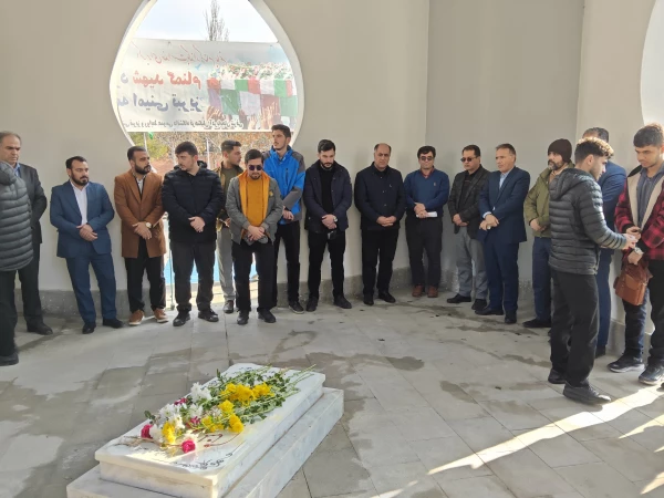 آیین سومین سالگرد تدفین شهدای گمنام دانشگاه  فرهنگیان  آذربایجان شرقی 
 5