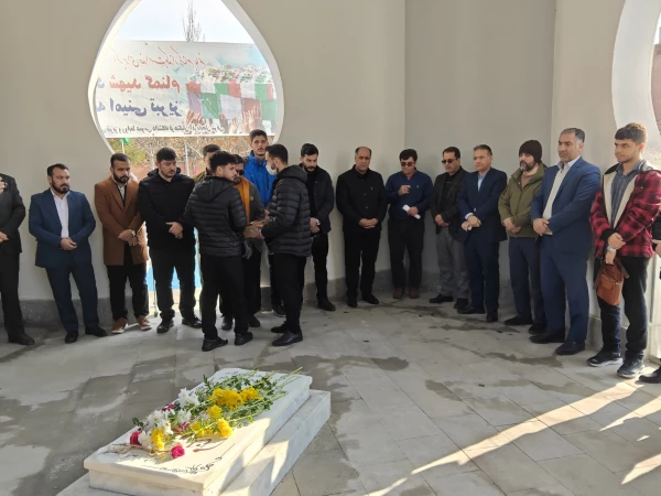 آیین سومین سالگرد تدفین شهدای گمنام دانشگاه  فرهنگیان  آذربایجان شرقی 
 6