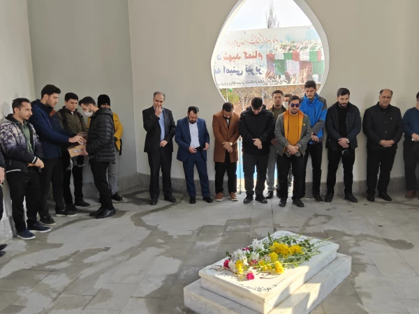 آیین سومین سالگرد تدفین شهدای گمنام دانشگاه  فرهنگیان  آذربایجان شرقی 
 7