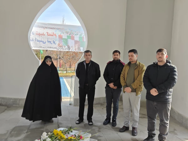 آیین سومین سالگرد تدفین شهدای گمنام دانشگاه  فرهنگیان  آذربایجان شرقی 
 17