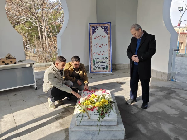 آیین سومین سالگرد تدفین شهدای گمنام دانشگاه  فرهنگیان  آذربایجان شرقی 
 19