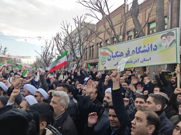 حضور پر شور خانواده ولایتمدار ، انقلابی دانشگاه فرهنگیان آذربایجان شرقی در راهپیمایی محکومیت اغتشاشگران آمریکایی و صهیونیستی  6