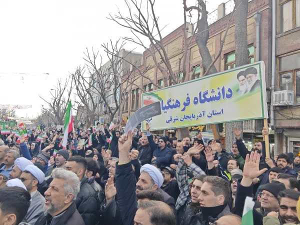 حضور پر شور خانواده ولایتمدار ، انقلابی دانشگاه فرهنگیان آذربایجان شرقی در راهپیمایی محکومیت اغتشاشگران آمریکایی و صهیونیستی  7