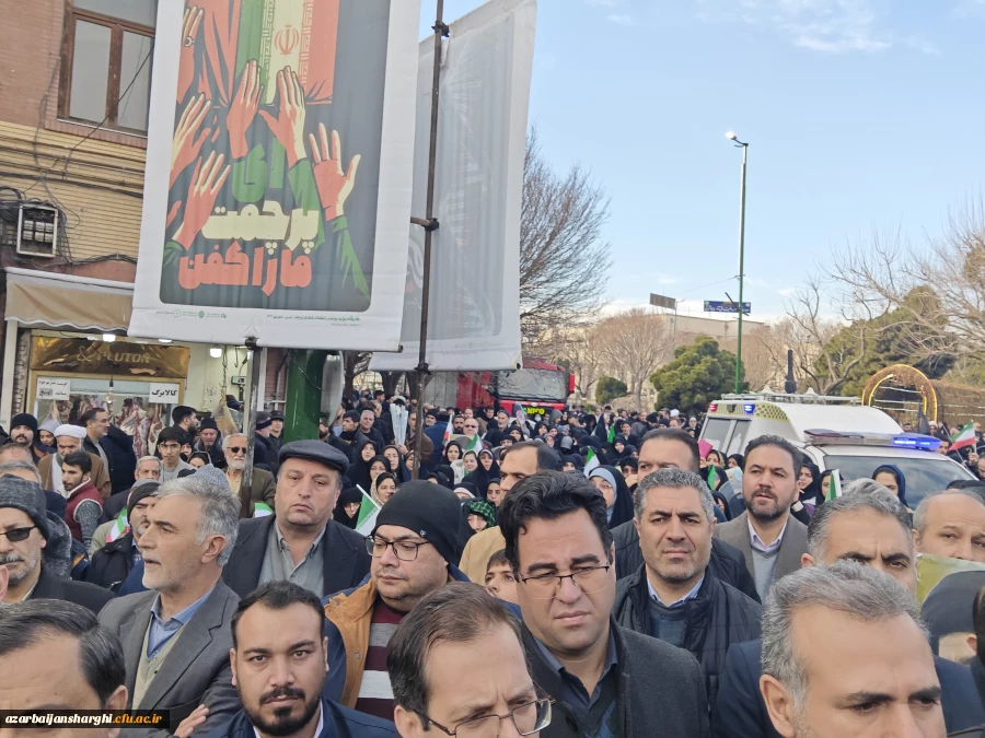 حضور پر شور خانواده ولایتمدار ، انقلابی دانشگاه فرهنگیان آذربایجان شرقی در راهپیمایی محکومیت اغتشاشگران آمریکایی و صهیونیستی  9