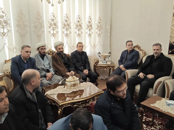 به یقین خون شهدا تضمین کننده  اقتدار و قدرت نظام مقدس جمهوری اسلامی ایران بوده و هست 15